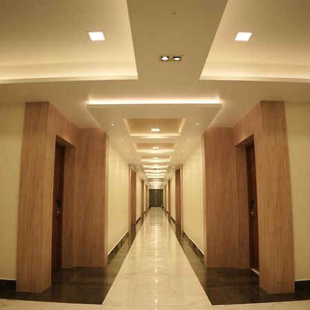 Lakshmi Mahal - V Inn Thiruvarur Exterior photo